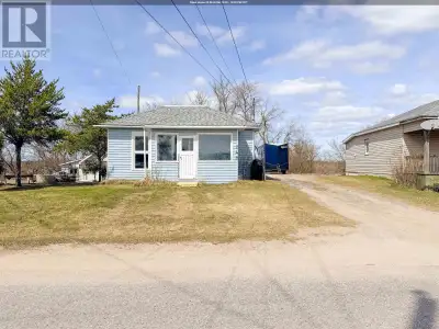 Welcome to this bright and inviting starter home in Keewatin! Filled with natural light and offering...