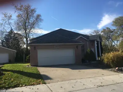 Beautiful House with fence in South Windsor is available for rent from 1st April. 5 Bedrooms, 3 full...