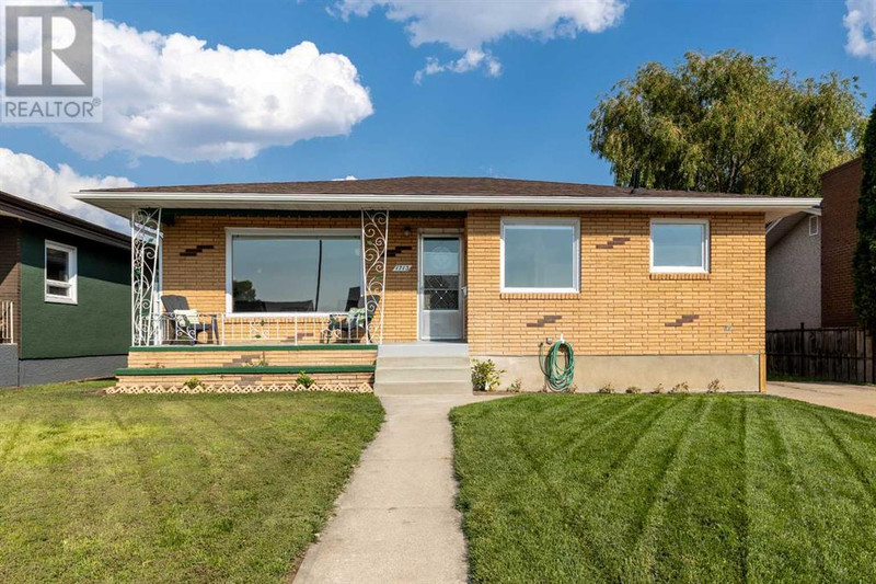 1713 17 Avenue SE Medicine Hat, Alberta Houses for Sale Medicine