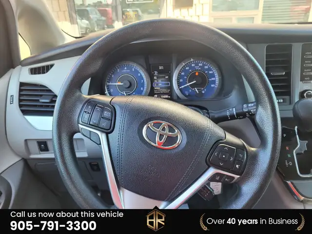 2018 Toyota Sienna LE | AWD | Power doors in Cars & Trucks in Mississauga / Peel Region - Image 11