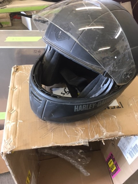 Harley Davidson HD-M1V Modular Helmet with Sun Shield in Motorcycle Parts & Accessories in Red Deer - Image 2