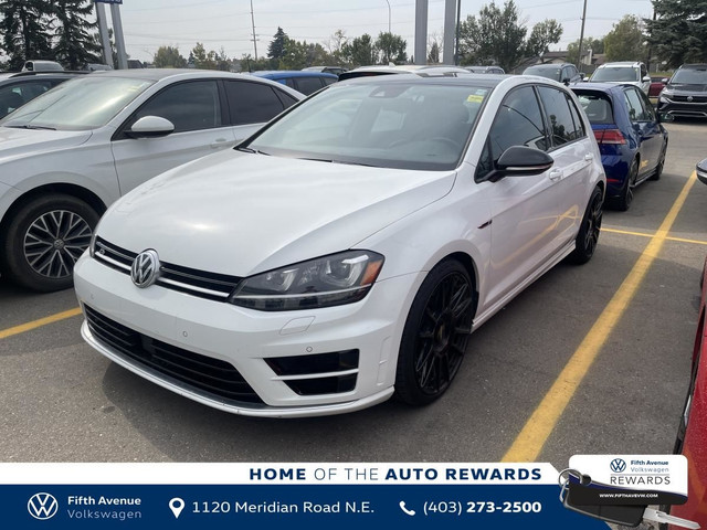 Volkswagen Golf R Base 2016 in Cars & Trucks in Calgary