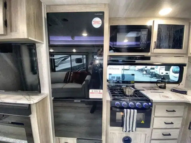 2025 EAST TO WEST Alta 3150KBH in Travel Trailers & Campers in Bedford - Image 27