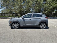 // ACCIDENT FREE!! // This used 2021 Hyundai Kona Preferred FWD is a smart SUV for daily life in Cay... (image 9)