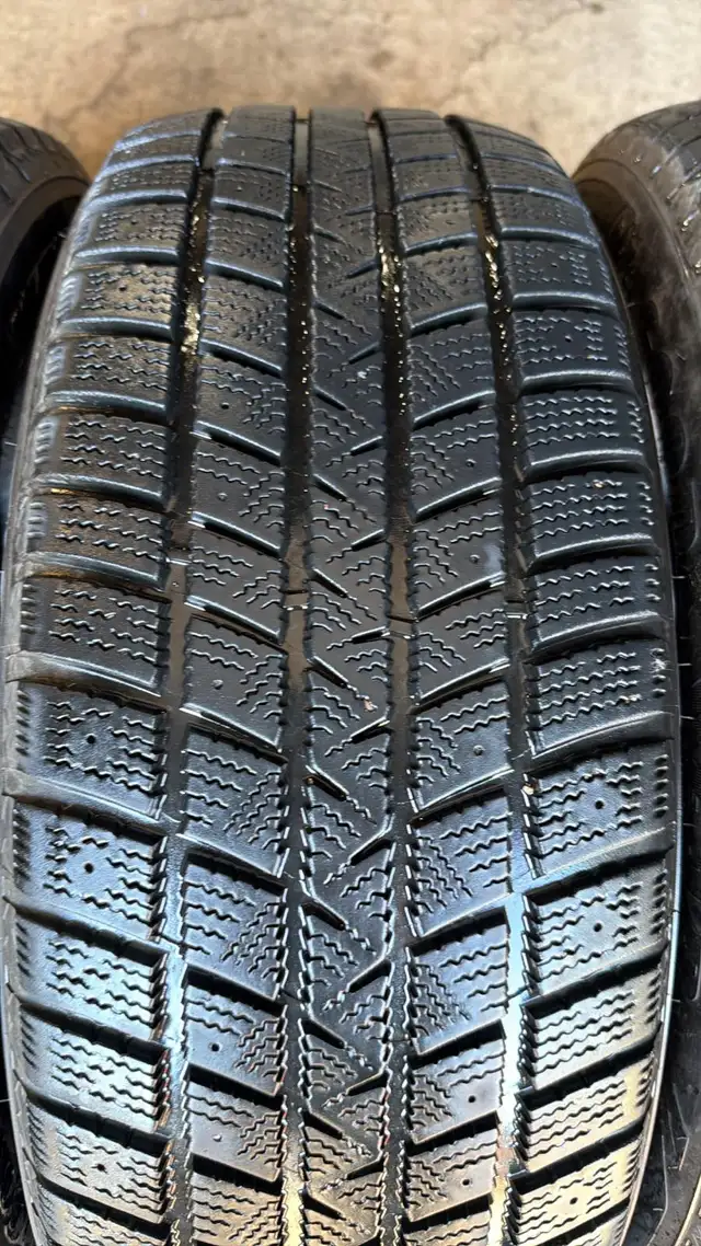 235 55 19 - WINTER - GOODYEAR WINTERCOMMAND - SET OF 4 in Tires & Rims in Kitchener / Waterloo - Image 8
