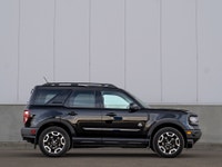 CARGET AUTOMOTIVE is thrilled to offer this 2024 Ford Bronco Outer Banks, a stylish off-road SUV tha... (image 5)