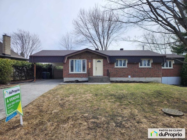 $469,000 - Bungalow for sale in Sherbrooke (Jacques-Cartier) — photo 1