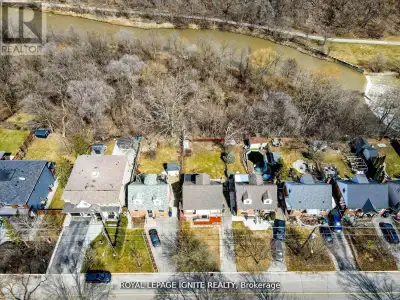 53 RIVERVIEW HEIGHTS Toronto (Humber Heights), Ontario