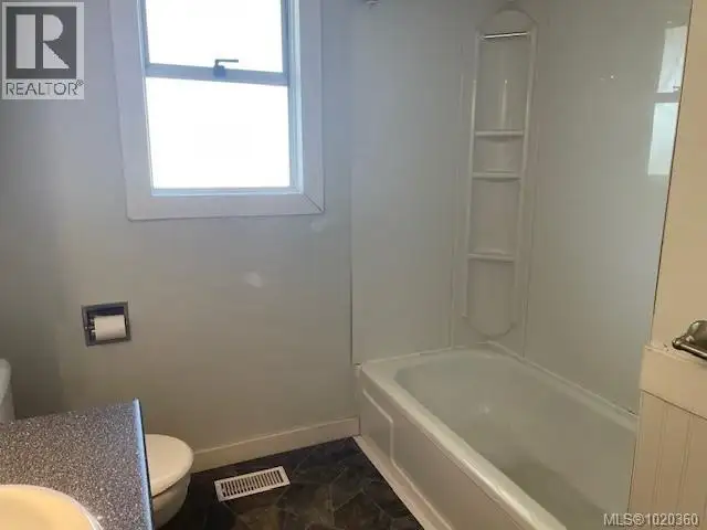 1746 Fitzgerald Ave Courtenay, British Columbia in Houses for Sale in Comox / Courtenay / Cumberland - Image 12