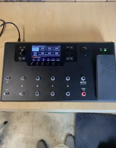 Line 6 Helix LT Guitar Multi-effects Processor, View more