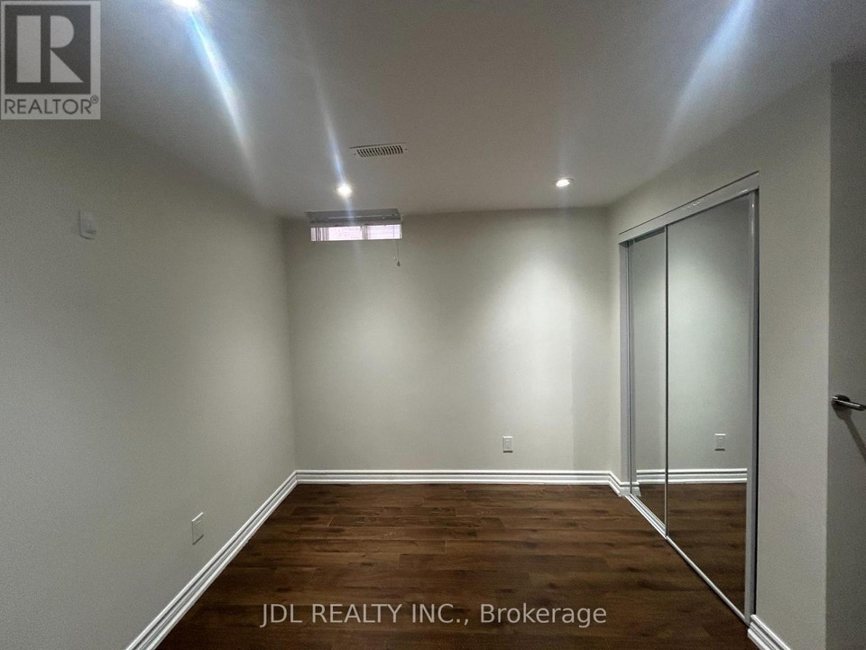 WHOLE TWO-BEDROOM BSMT - 36 BENDAMERE CRES CRESCENT Markham (But 5