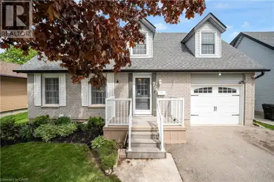 Beautifully Updated Carpet-Free Family Home In A Desirable Cambridge Neighbourhood! Bright Main Floo...