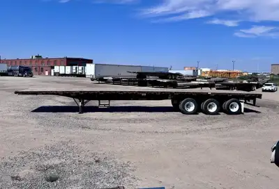 LODE KING 53FOOT TRIAXLE HIGHBOY FLATDECK - RENTAL RETURN. DECK, RUBBER, BRAKES, SUSPENSION ALL IN G...