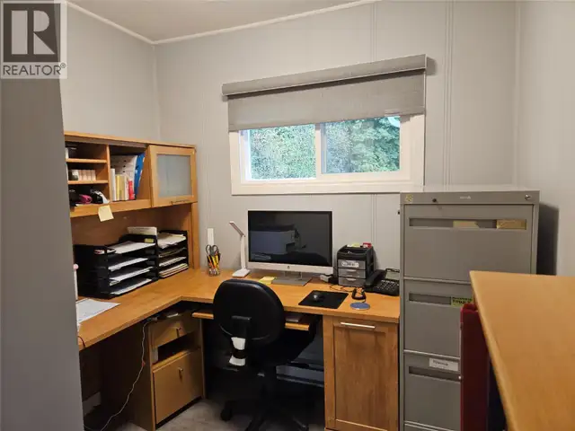 301 5TH Street NW Nakusp, British Columbia in Houses for Sale in Nelson - Image 13