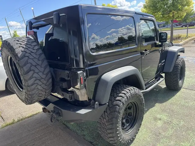 2015 Jeep Wrangler 4WD 2dr Sport in Cars & Trucks in Longueuil / South Shore - Image 6