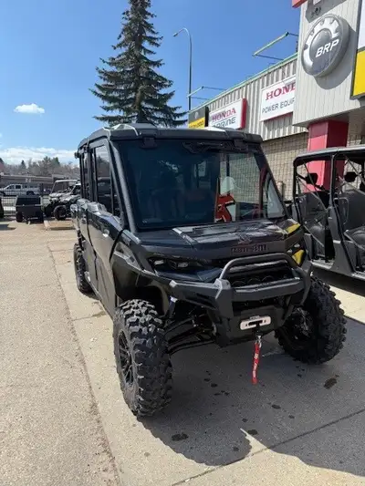 ***FINANCING AVAILABLE!!!*** Price is all-in except GST Call in to Riverside Honda & Ski-Doo today a...