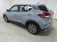 One owner 2024 Nissan Kicks SV comes equipped with blind spot warning, intelligent cruise control, a... (image 4)