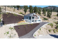 5914 MacGregor Road Peachland, British Columbia