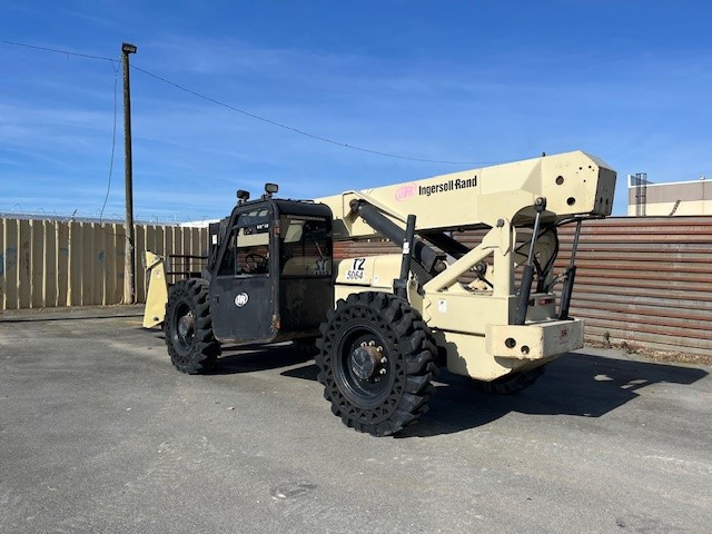 INGERSOL VR1056C Telehandler in Heavy Equipment in Burnaby/New Westminster - Image 3