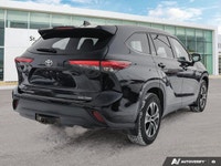 * All-wheel drive (AWD) * SofTex synthetic leather-trimmed seats * 10-way power-adjustable driver's... (image 4)