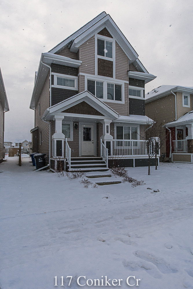 117 Coniker Cr, huge 5 bed 3.5 bath home with double garage Long Term