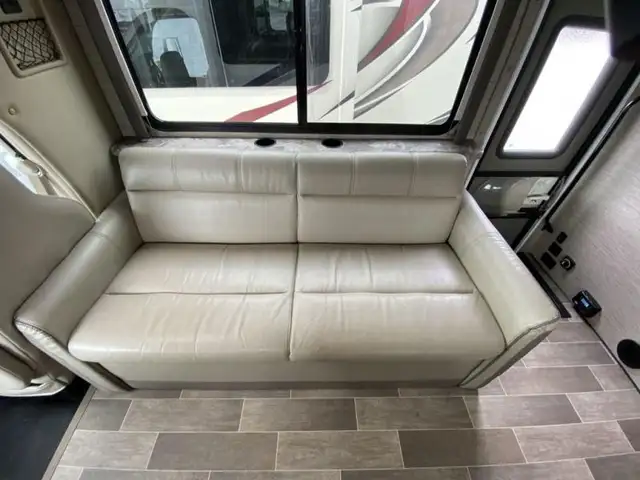 2022 Thor Motor Coach Chateau 28Z in RVs & Motorhomes in Bedford - Image 25