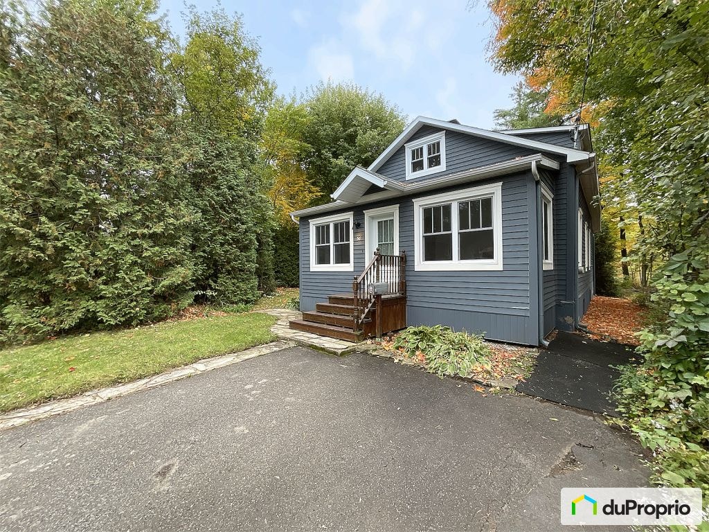 $585,000 - 1 1/2 Storey for sale in Otterburn Park — photo 2