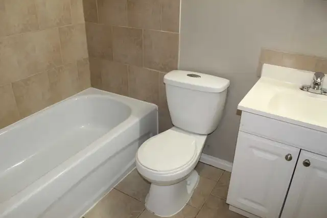 Central McDougall Apartment For Rent | Carina Court in Long Term Rentals in Edmonton - Image 11