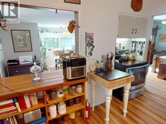 12328 HIGHWAY 101 Powell River, British Columbia in Houses for Sale in Sunshine Coast - Image 10
