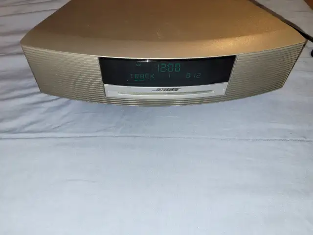 Bose Wave Music System in Stereo Systems & Home Theatre in Red Deer - Image 2