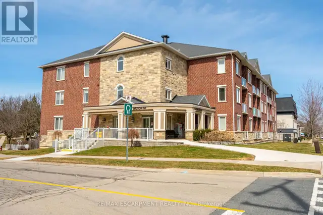 212 - 95 WILSON STREET W Hamilton (Ancaster), Ontario in Condos for Sale in Hamilton - Image 2