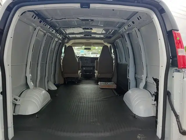 2025 Chevrolet Express 2500 Work Van in Cars & Trucks in Markham / York Region - Image 23