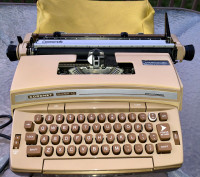 Smith Corona Coronet Super 12 Electric Typewriter  works 100 %