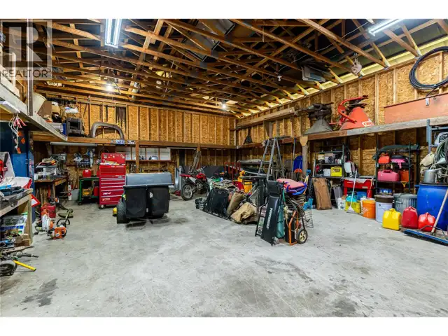 2240 97B Highway SE Salmon Arm, British Columbia in Houses for Sale in Kamloops - Image 32