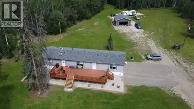 Escape to the peace and privacy of country living with this exceptional 160-acre property, ideally s...
