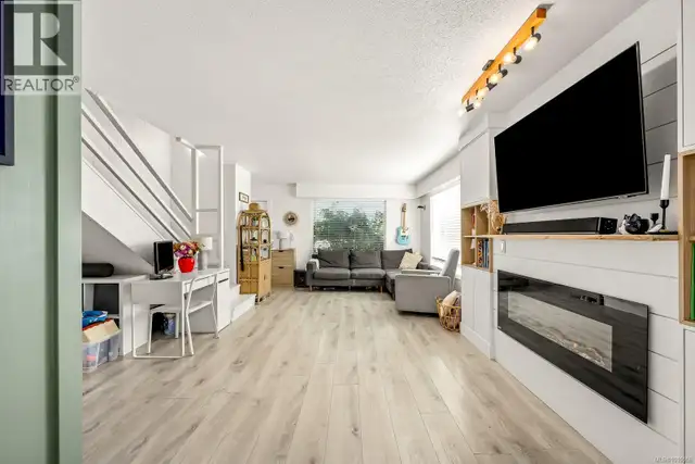 1883 & 1885 England Ave Courtenay, British Columbia in Houses for Sale in Comox / Courtenay / Cumberland - Image 7