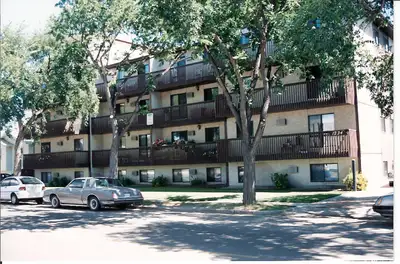Newly renovated. Located close to City Hospital, Saskatchewan Polytechnic and the river bank. TO VIE...