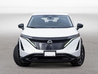 Everest White Pearl Tricoat|Package AB00 w/No Options|Charcoal, Leatherette Seating Surfaces Engine:... (image 1)