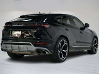 This 2020 Lamborghini Urus is a local Ontario vehicle with a clean Carfax report. Featuring a panora... (image 3)