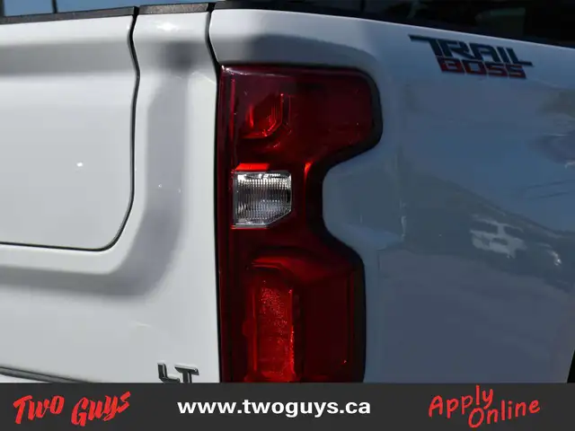 2022 Chevrolet Silverado 1500 2LT Trail Boss Z71 | 5.3L Crew | L in Cars & Trucks in St. Catharines - Image 9