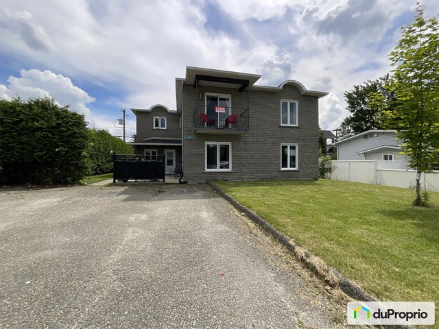 $655,000 - Duplex for sale in Sherbrooke (Rock Forest) — photo 1