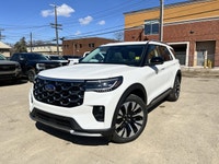 4x4 drive for all-terrain capability - Luxurious leather interior with wood trim - Advanced safety f... (image 1)