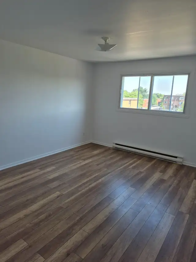 Vieux-Longueuil Grand 5 1/2 - Rénové -Calme! in Long Term Rentals in Longueuil / South Shore - Image 6