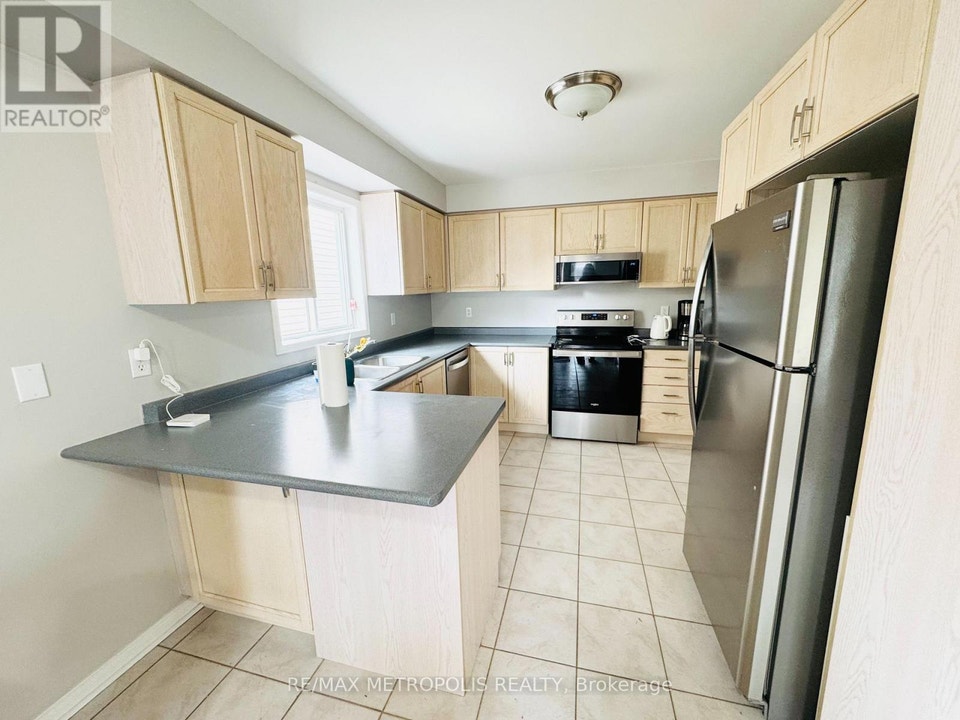 33 PALOMINO PLACE Whitby (Pringle Creek), Ontario 4