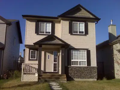 6 Saddlebrook Gardens NE, Available July 1st!
