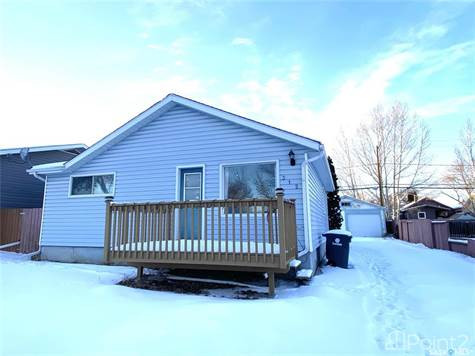 312 3rd AVENUE W in Houses for Sale in Saskatoon - Image 2
