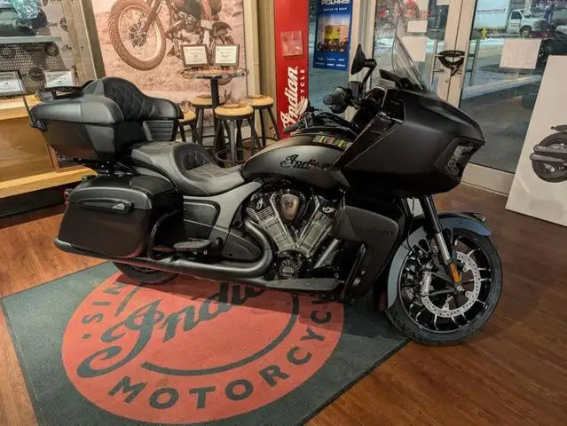 2026 Indian Pursuit Dark Horse 112 w/ PowerBand Audio Black in Street, Cruisers & Choppers in Edmonton - Image 3