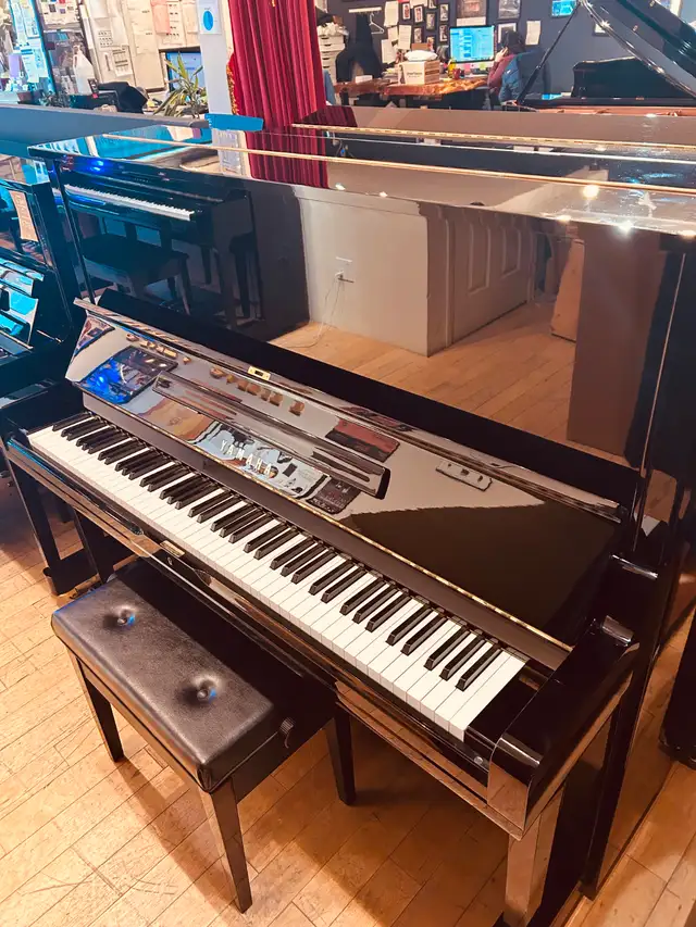 PIANO YAMAHA U3A (1983) in Pianos & Keyboards in City of Montréal - Image 2