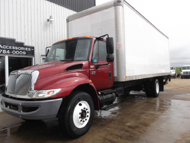 2007 INTERNATIONAL 4300 S/A VAN BODY TRUCK in Heavy Trucks in Red Deer