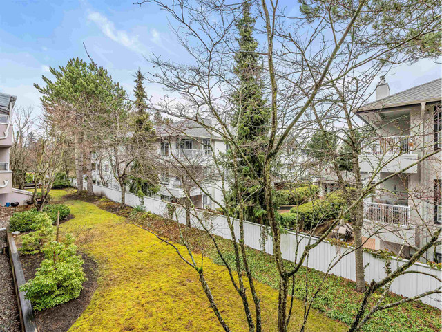 218 1952 152A STREET Surrey, British Columbia in Condos for Sale in Delta/Surrey/Langley - Image 2